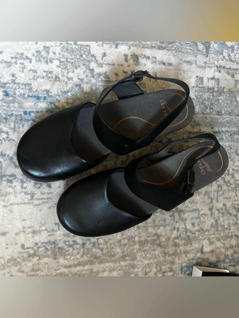 Thea Veg Tan Black Bottoms